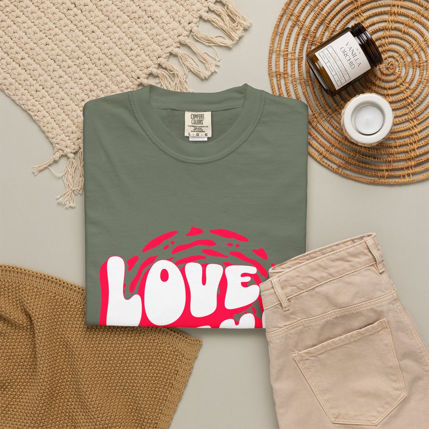 Comfort Colors® Love Mama Shirt Shirt, Trendy Mama Shirt, Mom Life Tee, Oversized Graphic Mom TShirt, Cool Mom Club Shirt, Mothers Day Gift