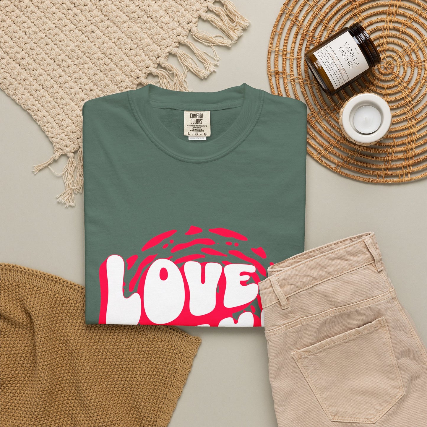 Comfort Colors® Love Mama Shirt Shirt, Trendy Mama Shirt, Mom Life Tee, Oversized Graphic Mom TShirt, Cool Mom Club Shirt, Mothers Day Gift