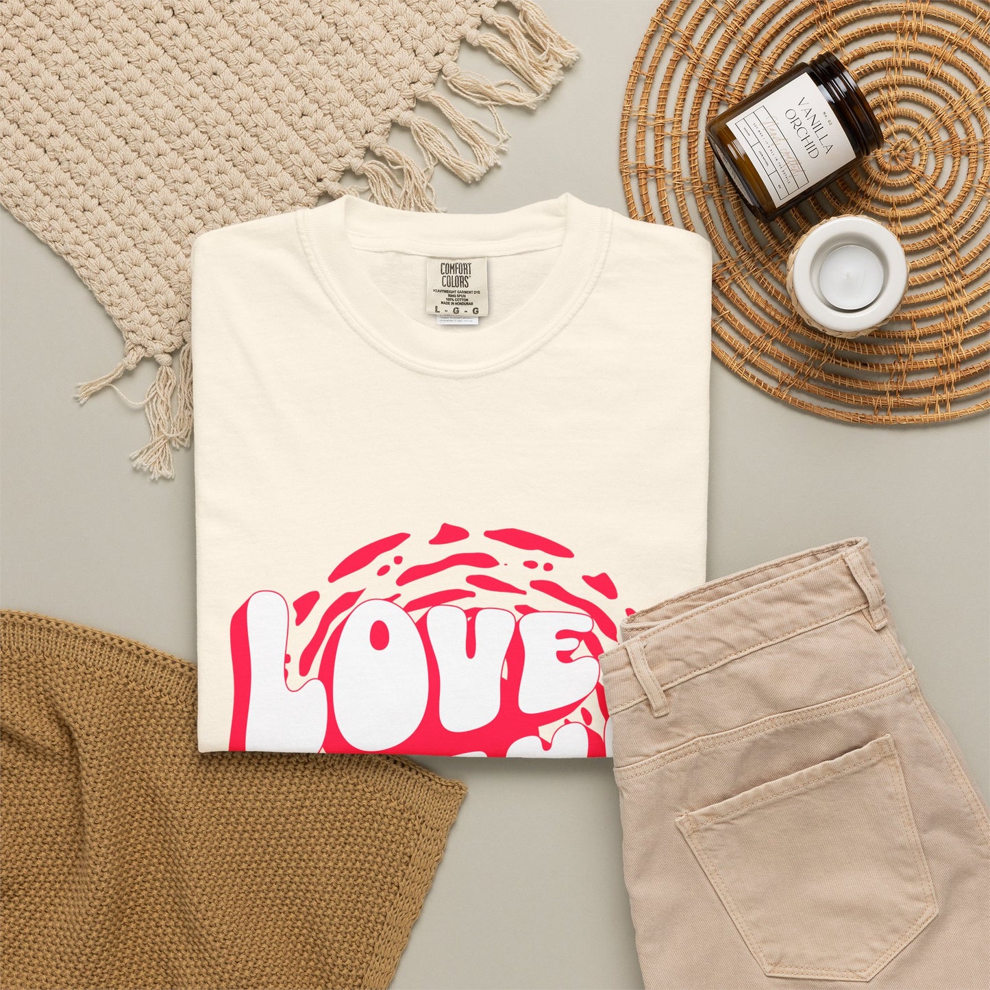 Comfort Colors® Love Mama Shirt Shirt, Trendy Mama Shirt, Mom Life Tee, Oversized Graphic Mom TShirt, Cool Mom Club Shirt, Mothers Day Gift